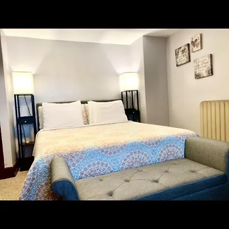Cozy 2Nd Floor Apartment With Private Entrance Chicopee Exterior foto