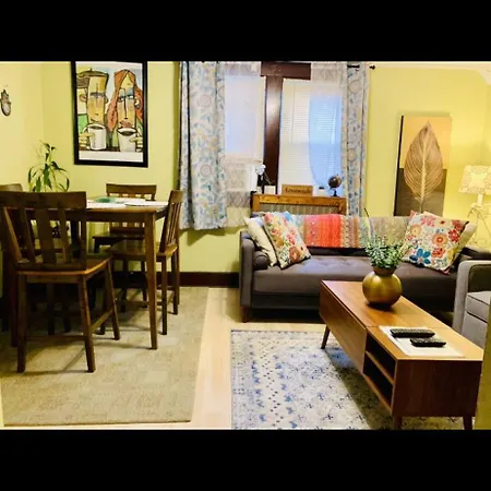 Cozy 2Nd Floor Apartment With Private Entrance Chicopee Exterior foto