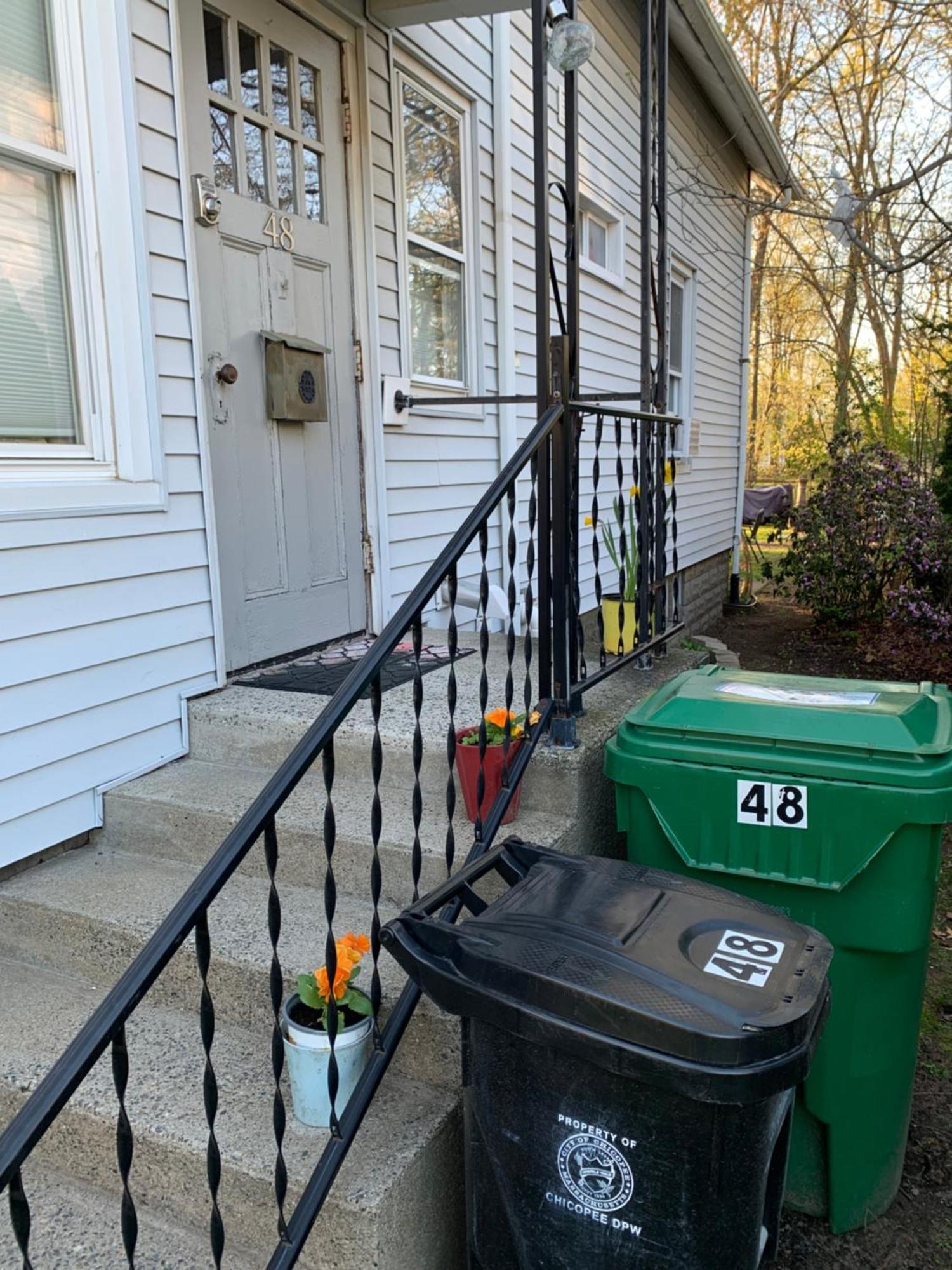 Cozy 2nd Floor With Private Entrance Chicopee