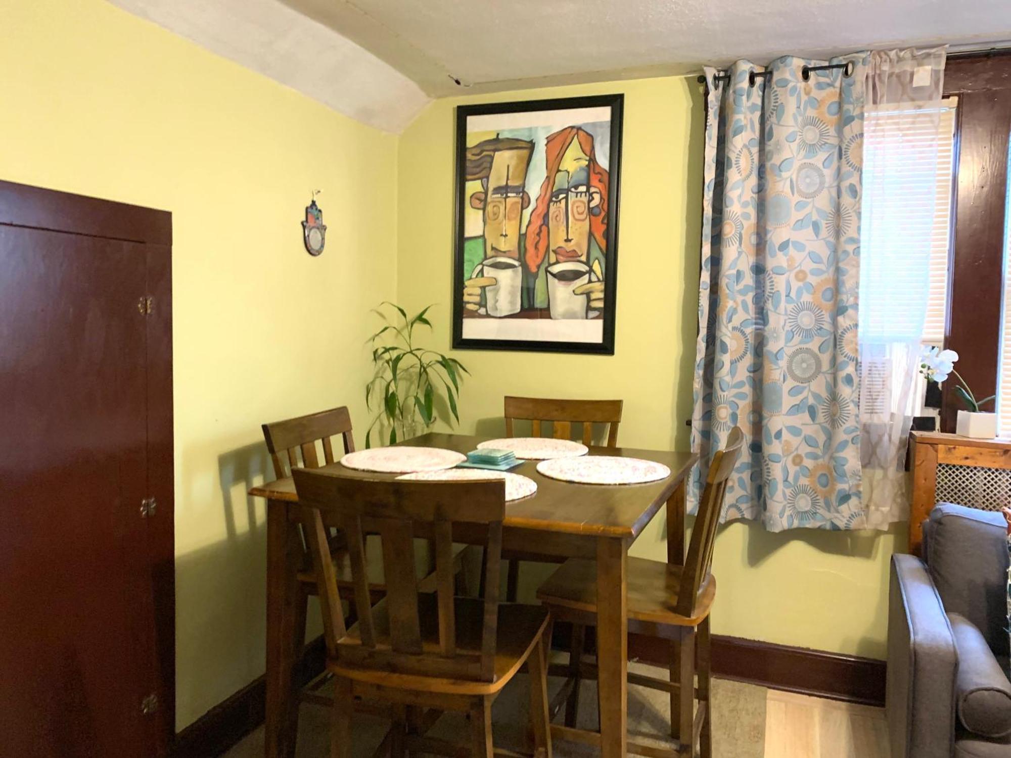 Cozy 2nd Floor With Private Entrance Apartment Chicopee
